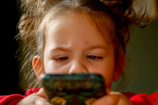 Smartfon Dla Dziecka – dlaczego warto?