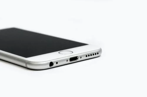Dwie nowe reklamy iPhone 6s – Fingerprint i Onions